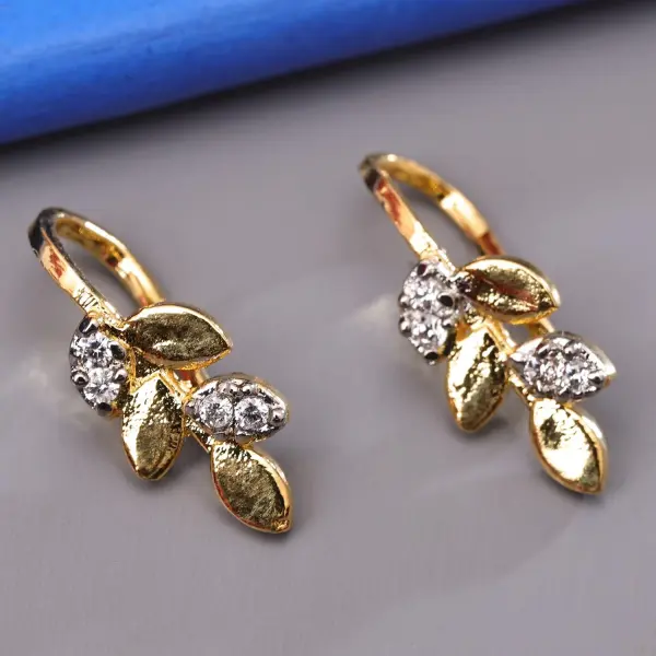 Fashionable Golden Gold Plated CZ Nosepin for Women